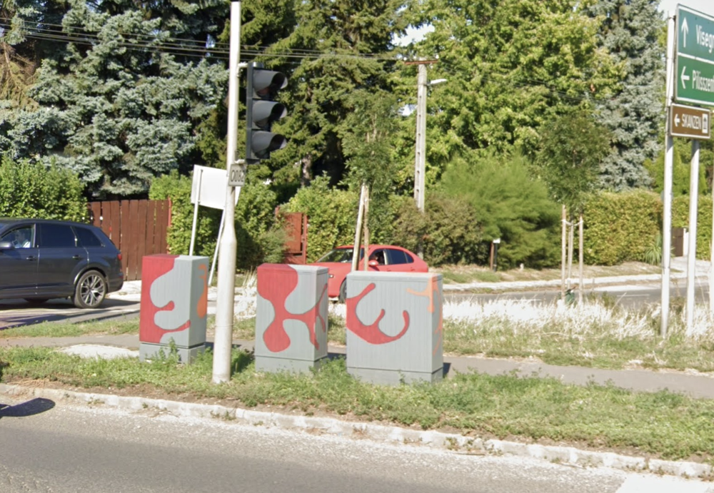 Elektromos dobozok (?) akár csinik is lehetnének